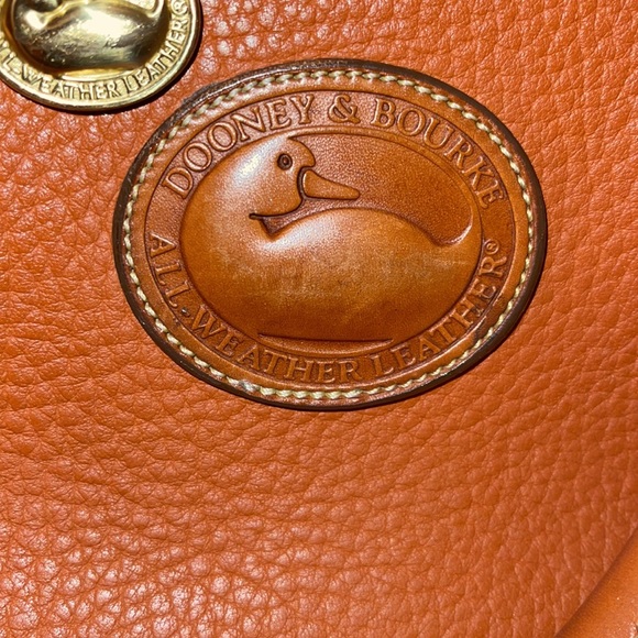 Vintage Dooney & Bourke all weather leather tan Norfolk bag. - Picture 9 of 10